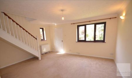 2 bedroom semi-detached house to rent - Photo 4