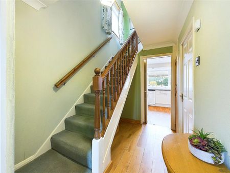 3 bedroom detached house to rent - Photo 2