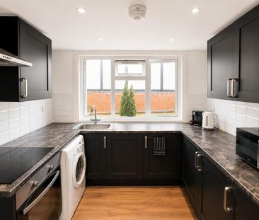 1 bedroom in a house share to rent - Photo 2
