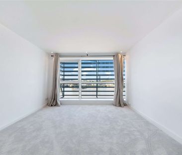 A two double bedroom duplex penthouse situated on the 6th and 7th f... - Photo 1