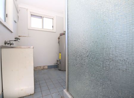 Four Bedroom Family Home - Photo 2