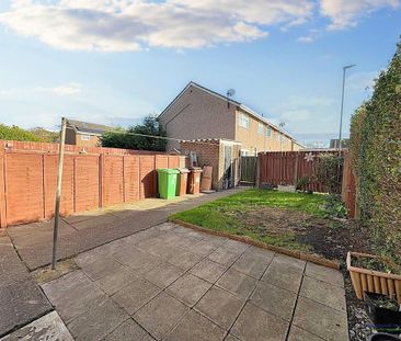 3 bedroom terraced house to rent - Photo 3