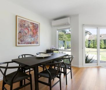 Sunlit Brighton East Abode with Deep Garden & Bayside Charm! - Photo 2