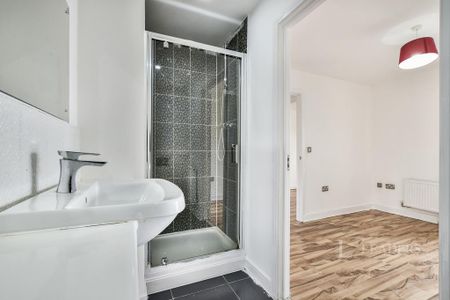 3 bedroom terraced house to rent - Photo 2