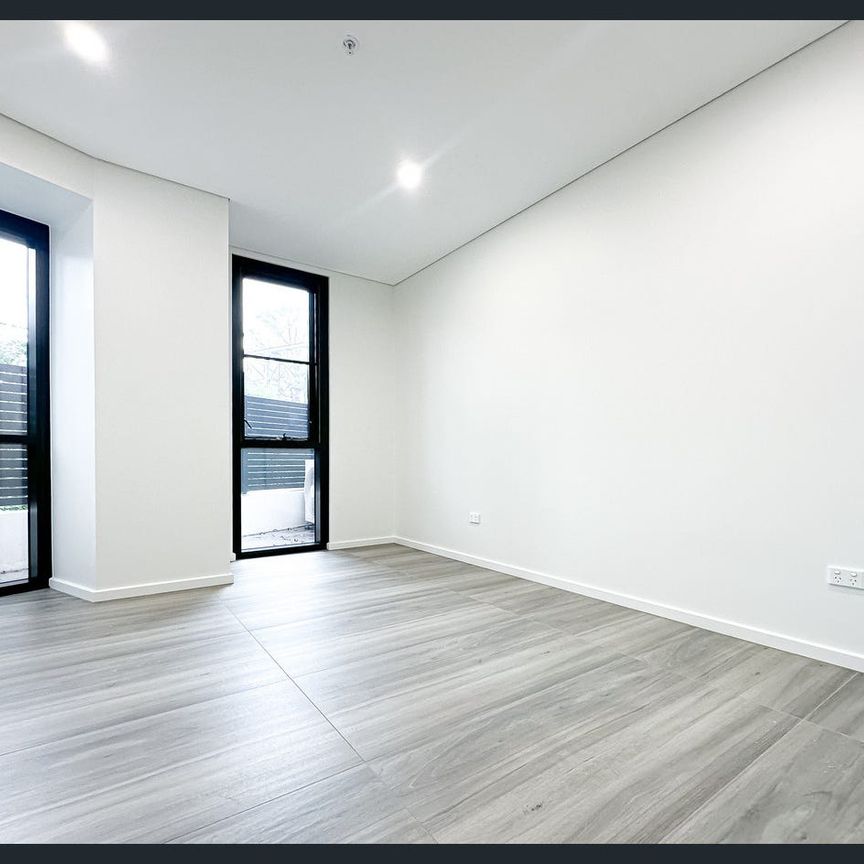 One Bedroom Apartment Ready For Lease! - Photo 1