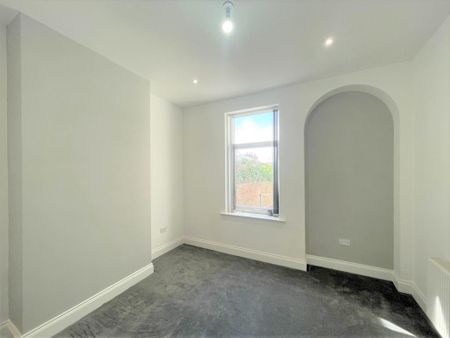6 bedroom terraced house to rent - Photo 3