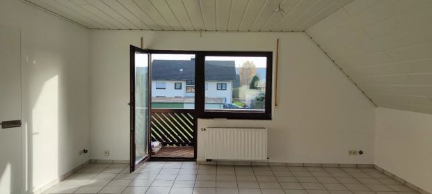 Gemütliche 2-Zimmer-Dachgeschoss-Wohnung *Balkon * Einbauküche - Photo 1