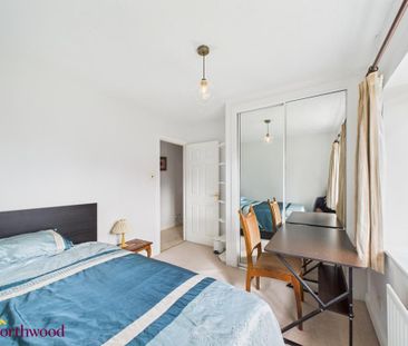 1 bedroom in a house share to rent - Photo 1