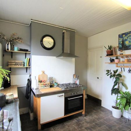 3 bedroom terraced house to rent - Photo 3