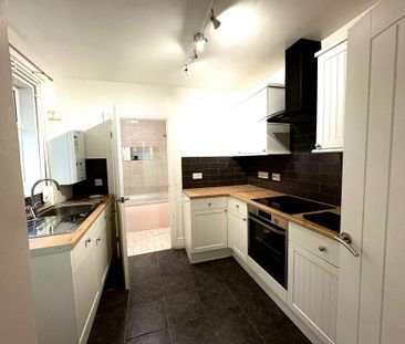 3 bedroom terraced house to rent - Photo 5