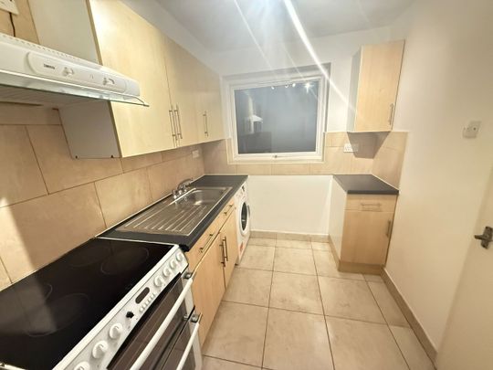 1 Bed Flat, Beech Court, E11 - Photo 1
