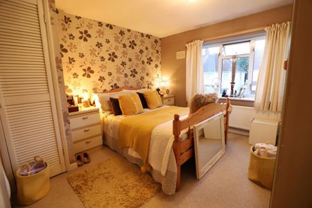 3 bedroom semi-detached house to rent - Photo 5