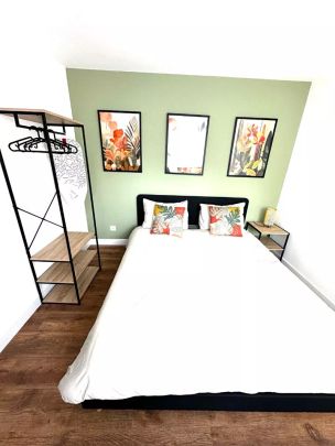 A LOUER TRES BEAU STUDIO MEUBLE NEUF EN PLEIN CENTRE VILLE ST QUENTIN 02100 - Photo 1