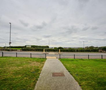 2 bedroom ground floor flat to rent - Photo 1