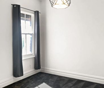 Renovated, Double Story Victorian - Photo 3