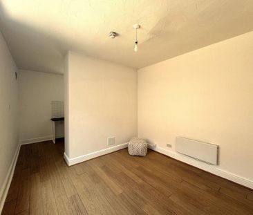 1 bedroom bedsit to rent - Photo 3