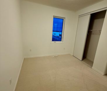 For Lease - 62 Gretzky Avenue, Barrie, Ontario - Photo 4