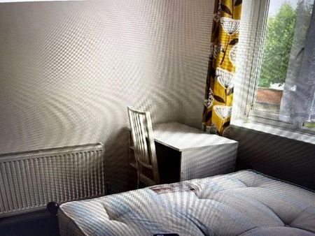 5 bedroom property to rent - Photo 4