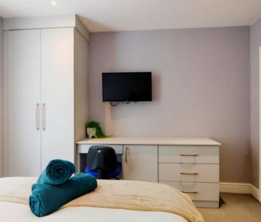 4 Bed 4 Bath - Photo 1