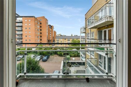 St. Davids Square, London, E14 3WG - Photo 3
