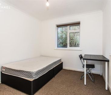 5 bedroom semi-detached house to rent - Photo 5