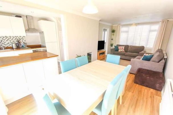 Wordsworth Road, Slough, Berkshire, SL2 - Photo 1