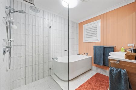 Spacious Family Home in Highly Sought After Location - Photo 2