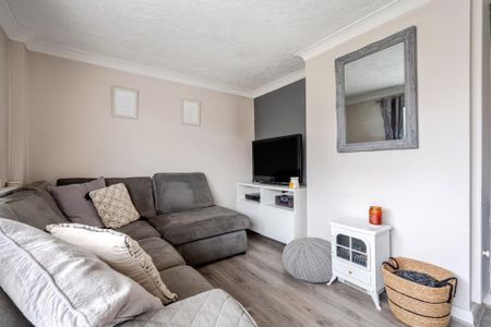 2 bedroom terraced house to rent - Photo 4