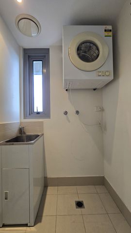 Security two-bedroom apartment with magnificent views - Photo 3