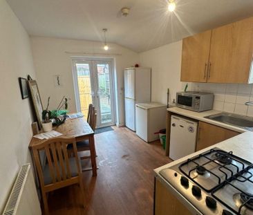 1 bedroom Flat To Let - Photo 1