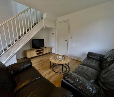 2 bedroom semi-detached house to rent - Photo 4