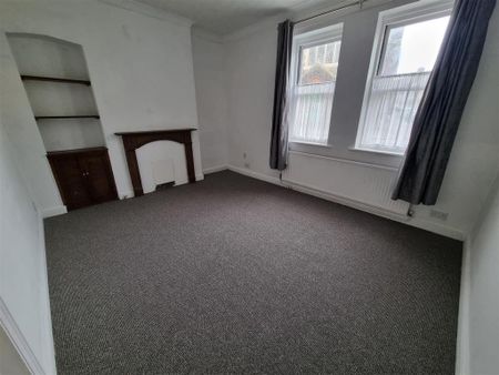 1 bedroom ground floor flat to rent - Photo 2