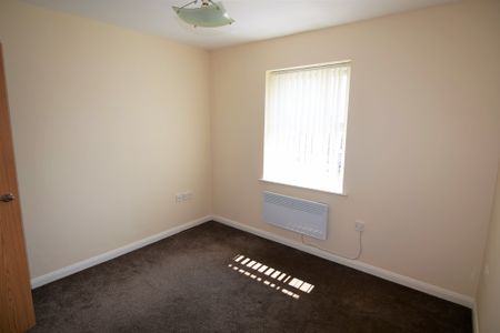 To Let 2 Bed Apartment - Photo 4
