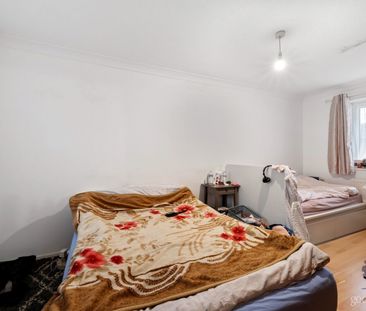 Goodwin Close, Mitcham, CR4 - Photo 2