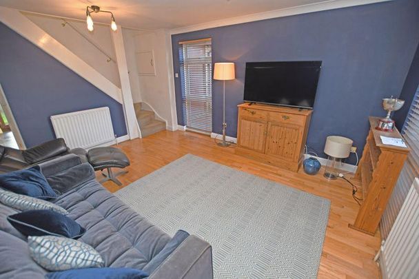 2 bedroom semi-detached house to rent - Photo 1