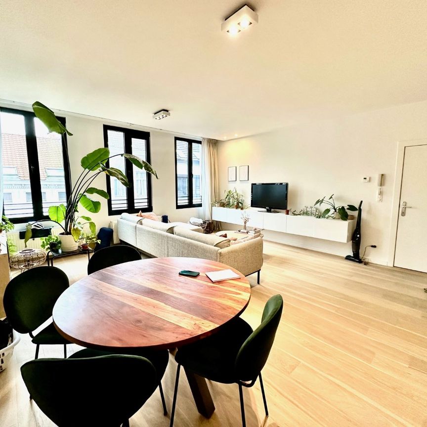 Ruim en licht appartement met luxueuze afwerking - Foto 1