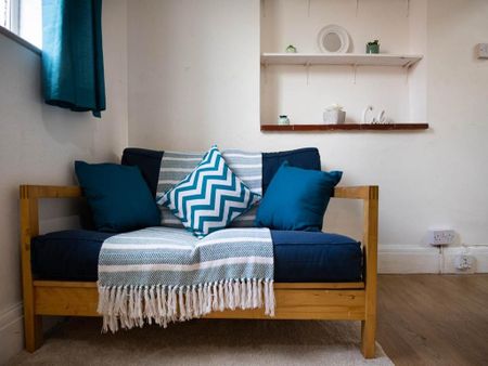 6 bedroom house to rent - Photo 3