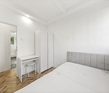 4 bedroom flat to rent - Photo 3