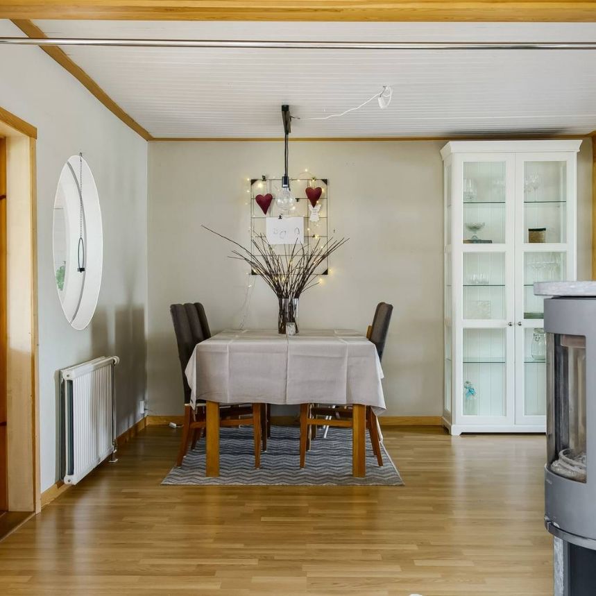 Östra järnvägsgatan, Hästveda - Foto 1