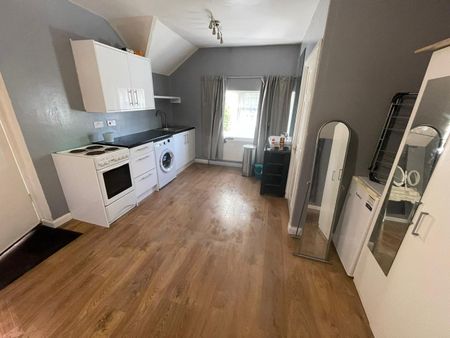 Studio Flat, Moyne Place, NW10 - Photo 2