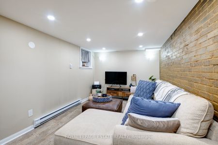 Detached Home For Lease | E8115272 - Photo 2