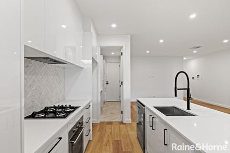 Stunning Brand-New 2024 Build for Lease - Modern Living in Newton - Photo 3