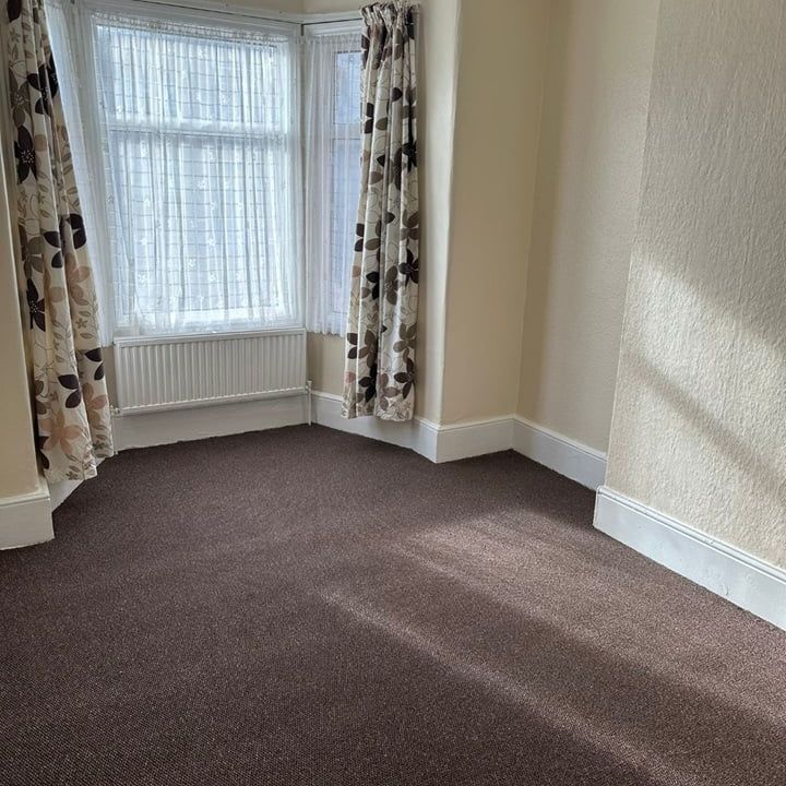 1 Bed Flat, Rabbits Road, E12 - Photo 1