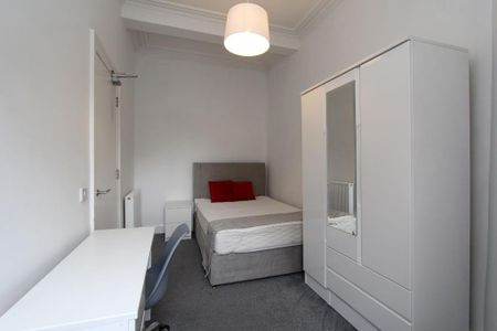 3 bedroom flat to rent - Photo 3