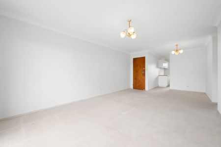 Stylish Two-Bedroom Unit in Prime Annerley Location - Photo 2