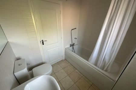 4 bedroom detached house to rent - Photo 5