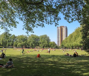 Single room in a newly renovated apartment next to London fields. - Photo 4