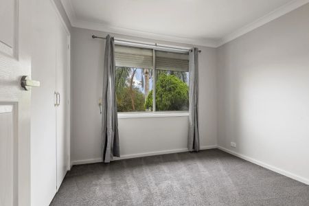 Three Bedroom House - Photo 5