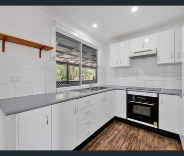 Conveniently Located Strathpine Home - Photo 6