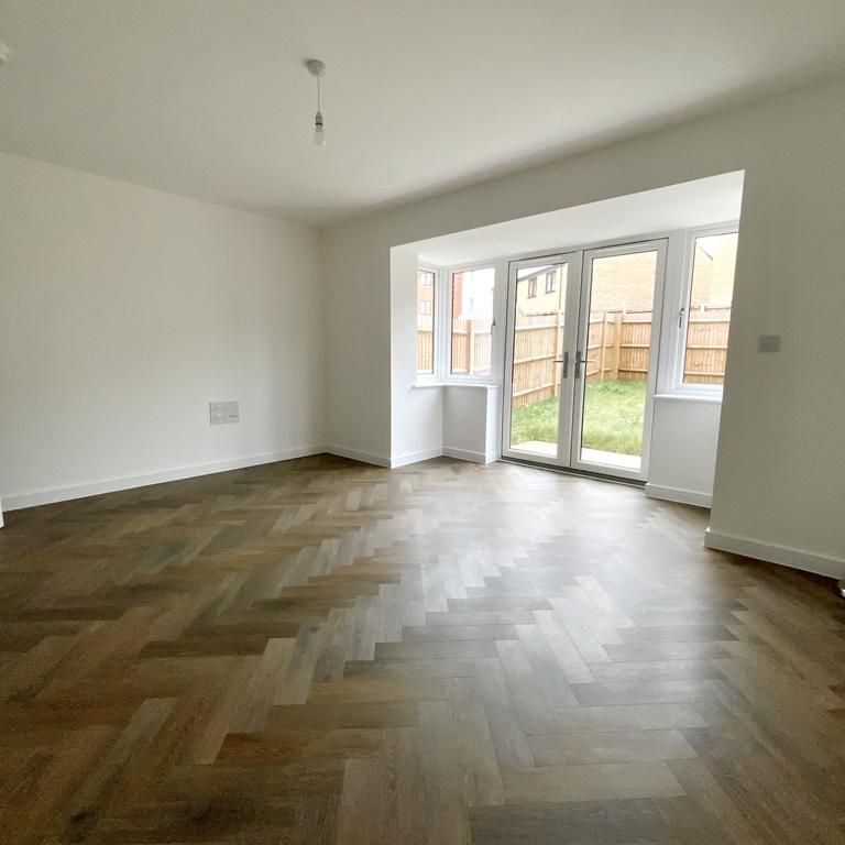 3 bedroom semi-detached house to rent - Photo 1